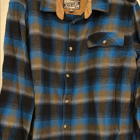 Legendary Whitetails Other - Men's Legendary Whitetails Blue and Tan Plaid Shirt - size XL